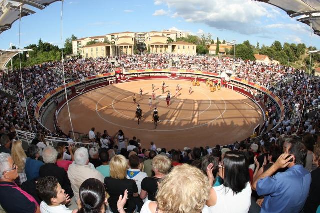 Résultat de recherche d'images pour "arènes istres"